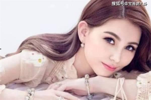 昆凌真实的家庭背景